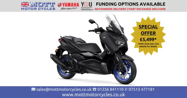 Xmax 125 Black Offer 1